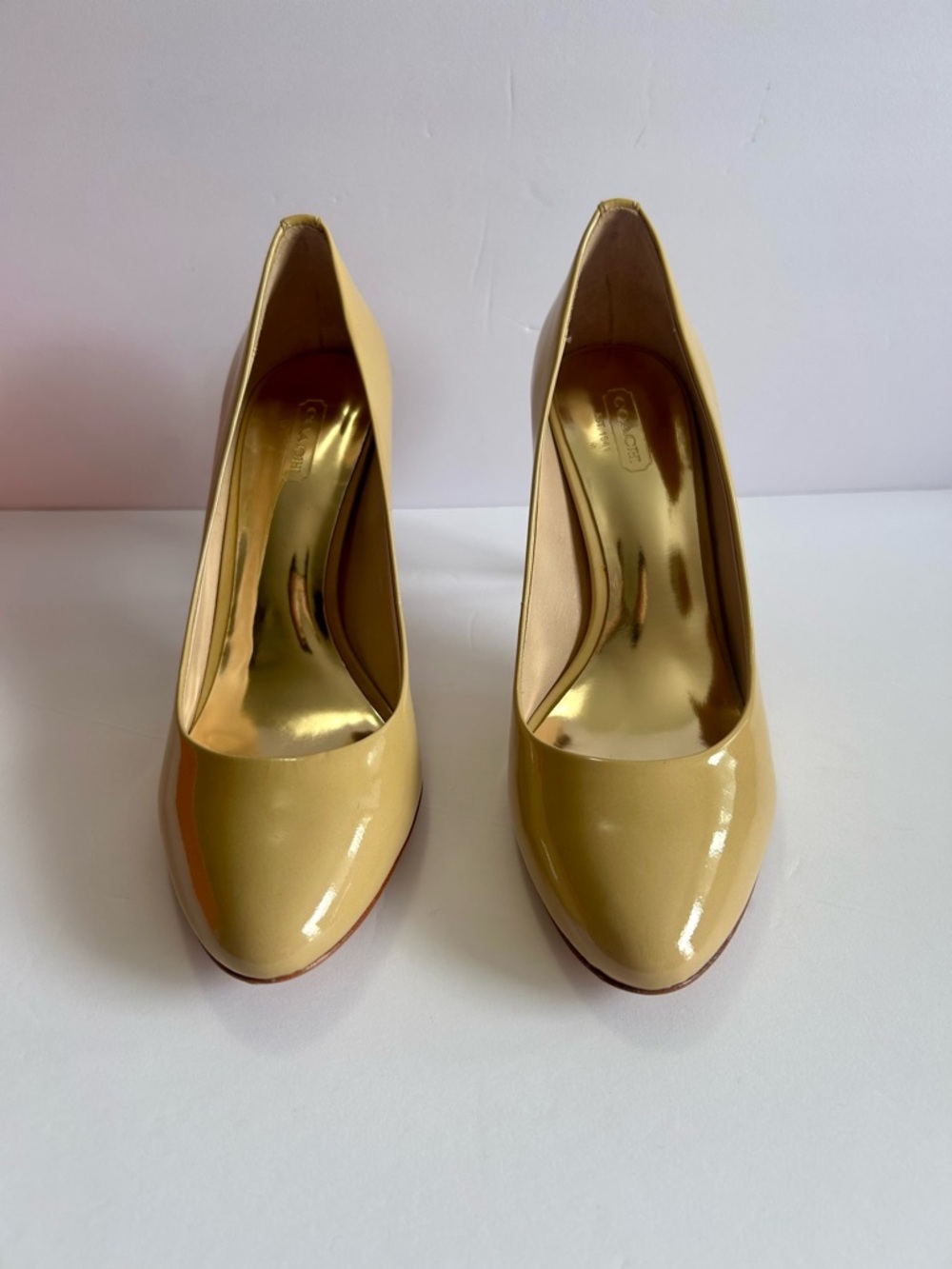 COACH Pumps in Cappuccino Color - Picture 2 of 6